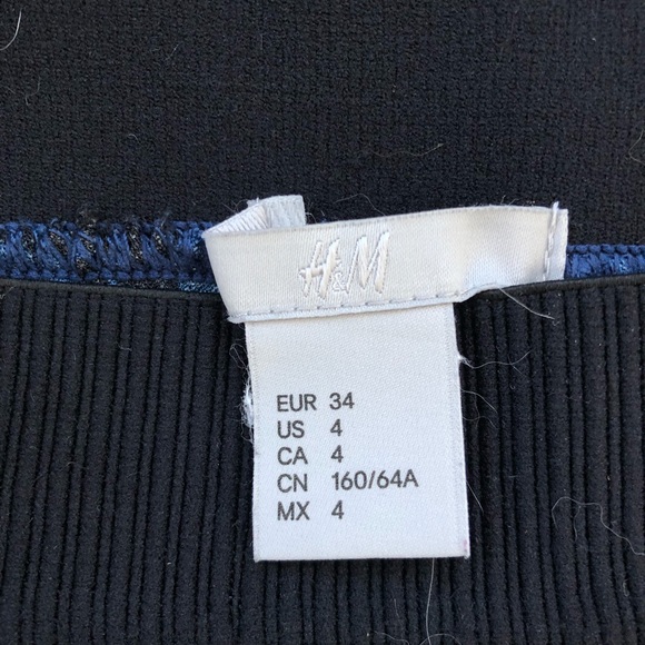 H&M Skirt - Picture 2 of 5